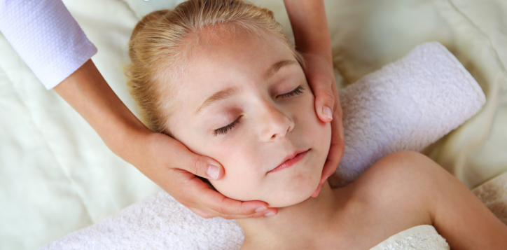 q3-spa-offer-balmy-retreat-kid-massage