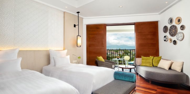 deluxe-partial-ocean-view