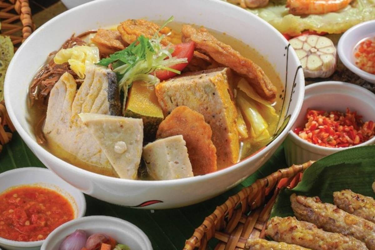 岘港翁达鱼饼汤粉