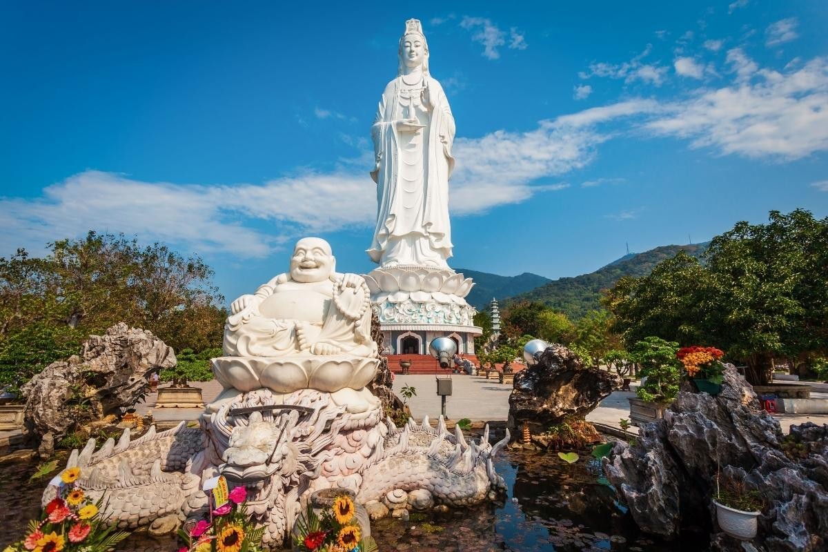 Chùa Linh Ứng trên Bán Đảo Sơn Trà