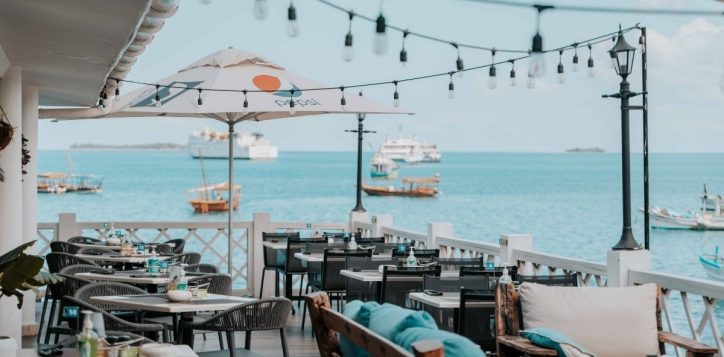 seafood-restaurant-azure-beach-lounge