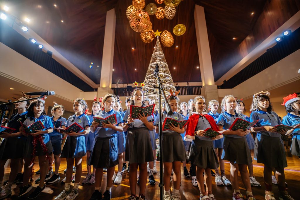 christmas-tree-lighting -ceremony-danang-christmas-carol