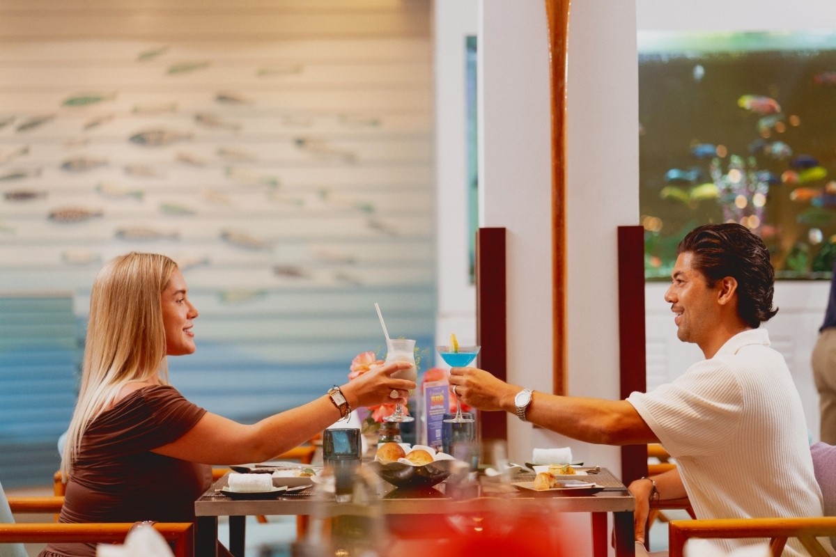 ăn tối lãng mạn ngay trên bãi cát trắng của biển Bắc Mỹ An