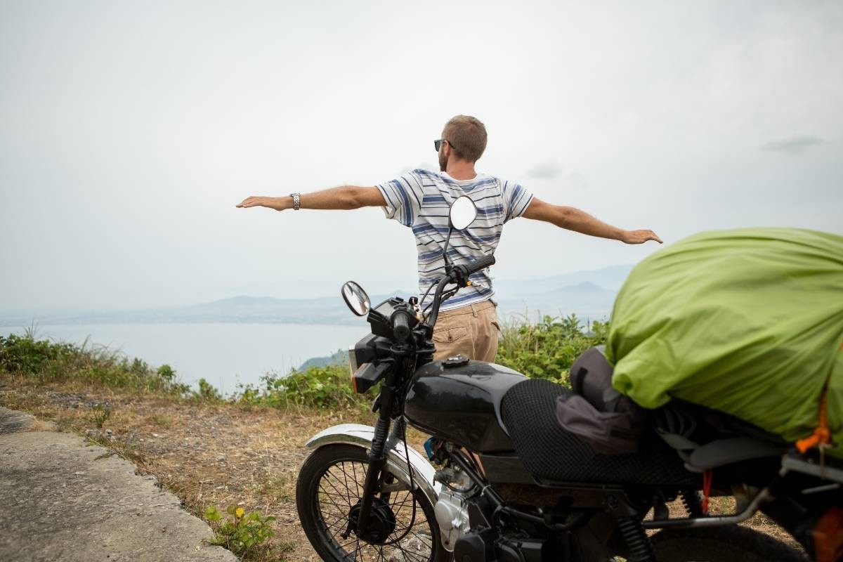 Đi xe máy lên đèo Hải Vân