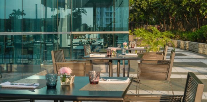 restaurants-and-bars