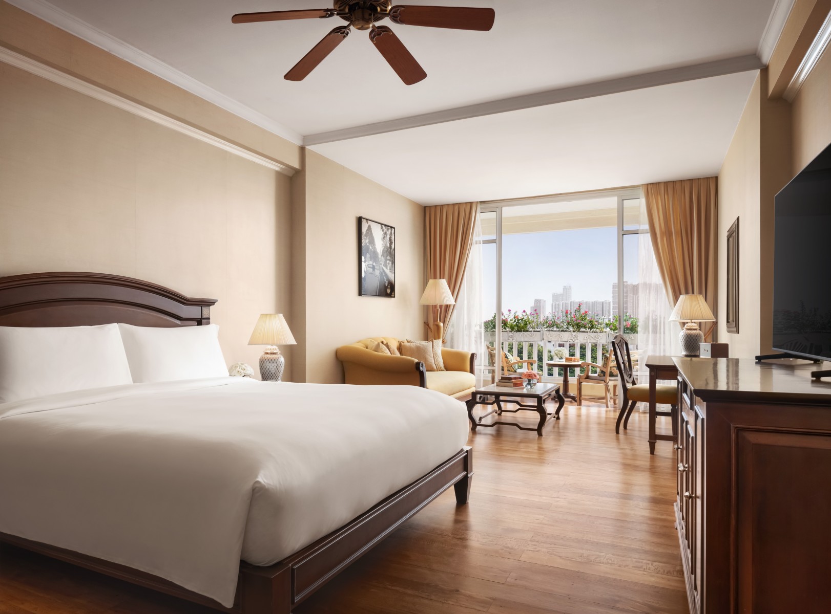 5 star hotel phnom penh