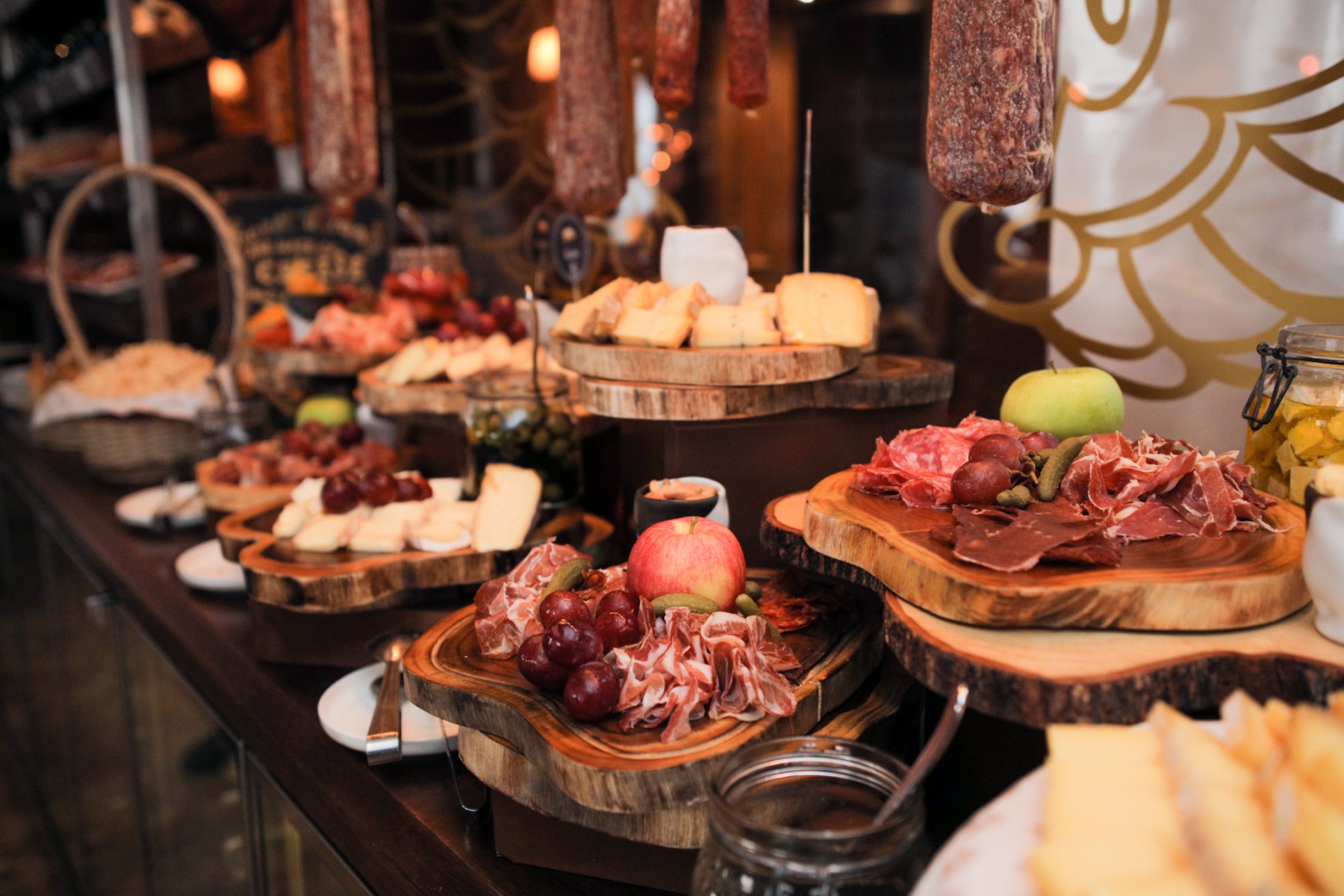 communal-dining-at-hotel-des-arts-saigon-a-quintessential-human-experience