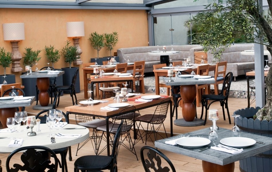 Vietnamese Restaurants in Saigon-mia dining