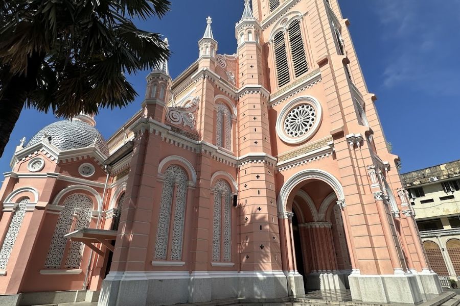 tips visit tan dinh church