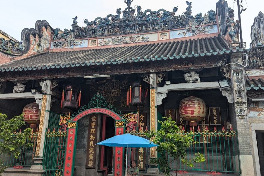 thien hau temple chinatown saigon