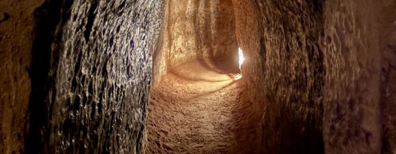 ben-dinh-vs-ben-duoc-which-cu-chi-tunnel-to-visit