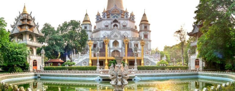 buu-long-pagoda-a-quiet-spiritual-escape-beyond-central-saigon