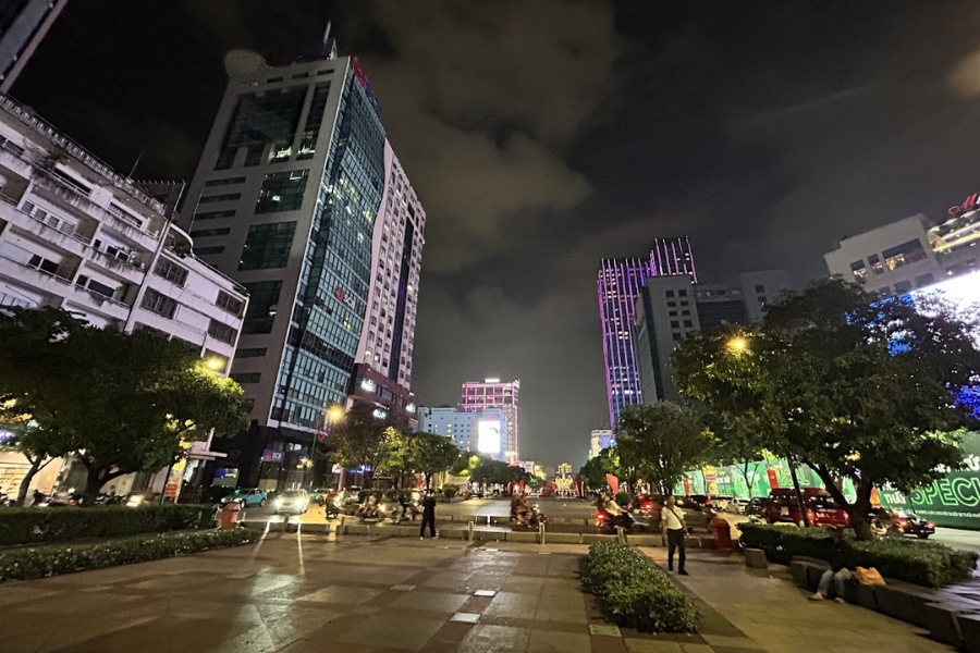 what is nguyen hue walking street
