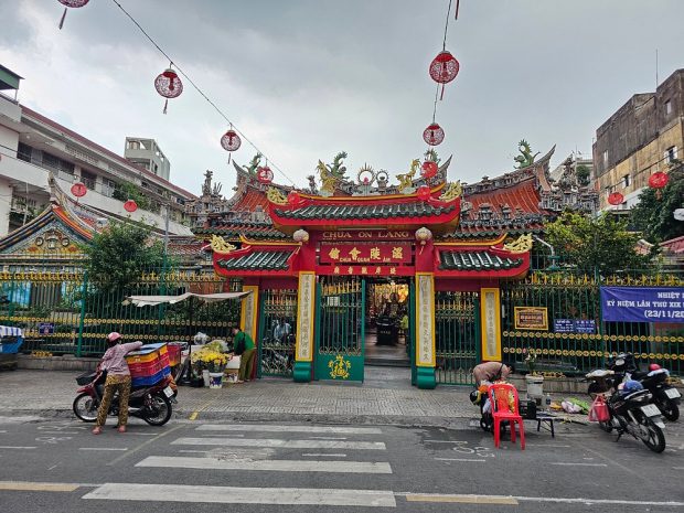 quan-am-pagoda-a-spiritual-retreat-in-ho-chi-minh-city